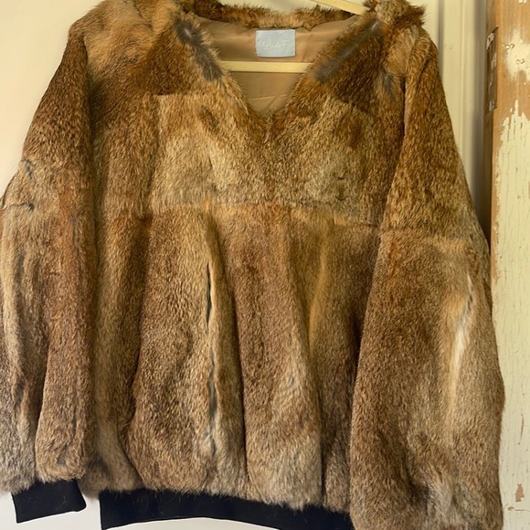 Genuine Fir Poncho - Picture 4 of 5